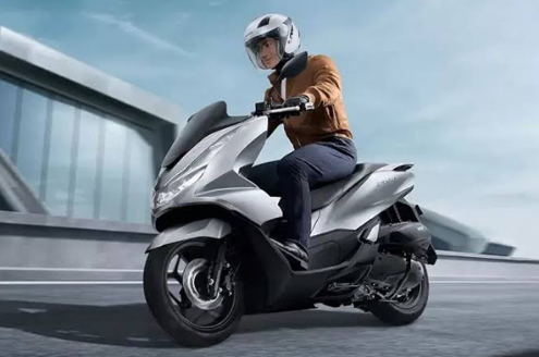 PCX 2025: Harga, Spesifikasi, dan Pilihan Warna yang Memikat