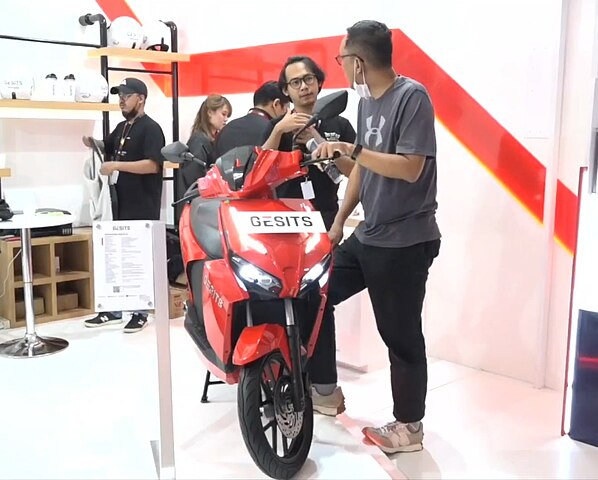 8 Harga Motor Listrik Terbaik di Indonesia Tahun 2024