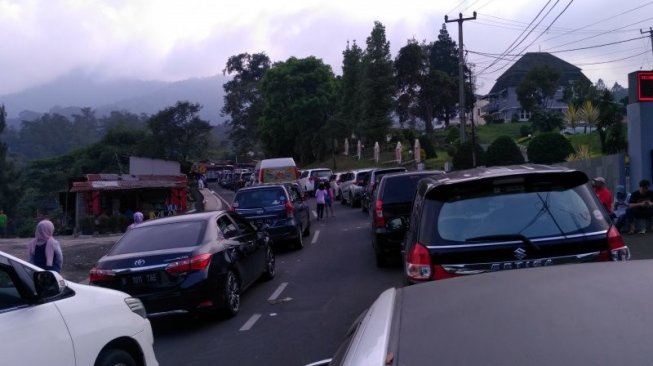 Jadwal Buka Tutup Puncak dan Jalur Alternatifnya