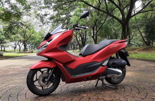 PCX 2024: Spesifikasi, Varian, Kelebihan, Kekurangan & Harganya