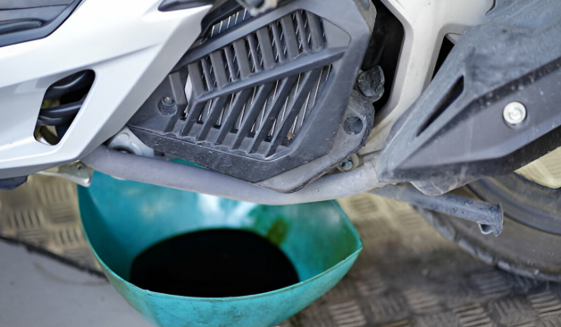 7 Tanda Oli Motor Habis dan Harus Diganti, Pengendara Wajib Tahu!
