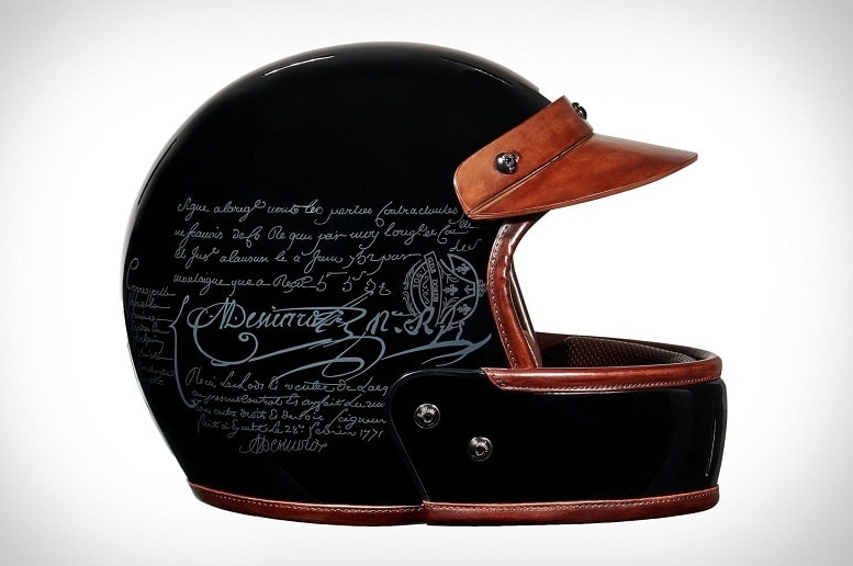 Helm Termahal di Dunia - velt xberluti