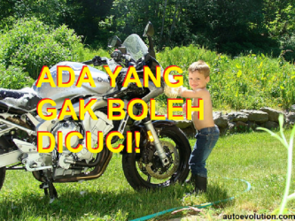 Cuci Motor Sendiri? Ini Dia Bagian Motor Yang Gak Boleh Kena Air!